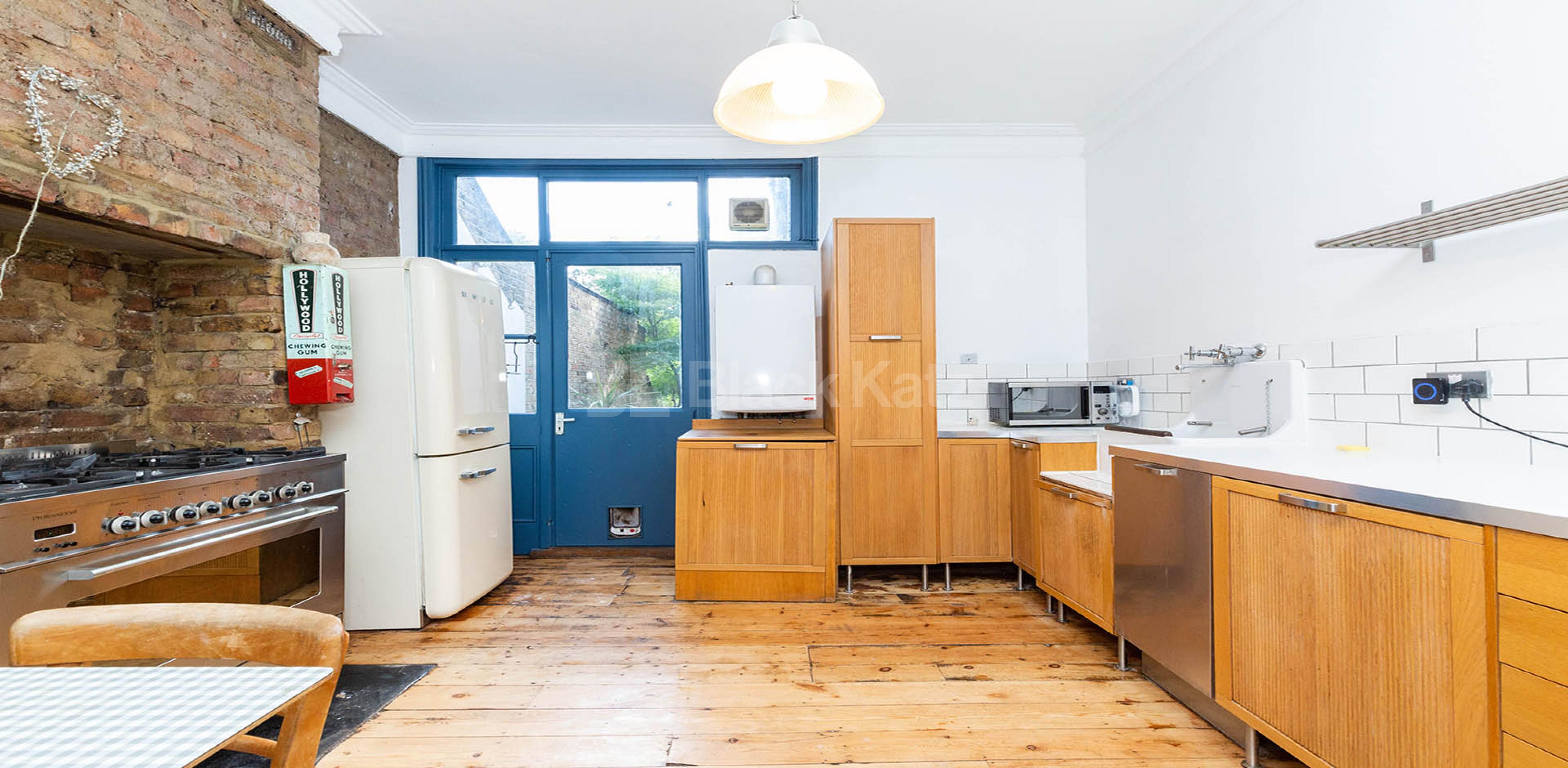 			1 Bedroom, 1 bath, 1 reception Apartment			 Barratt Avenue, Alexandra Palace N22